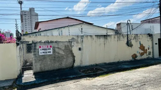 Imóvel Comercial com 8 Quartos para alugar, 370m² no Dionisio Torres, Fortaleza