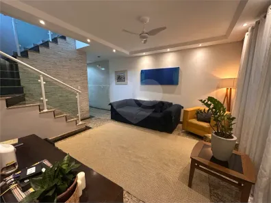 Sobrado com 4 Quartos à venda, 137m² no Canto do Forte, Praia Grande