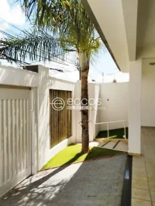 Casa com 3 Quartos à venda, 200m² no Osvaldo Rezende, Uberlândia