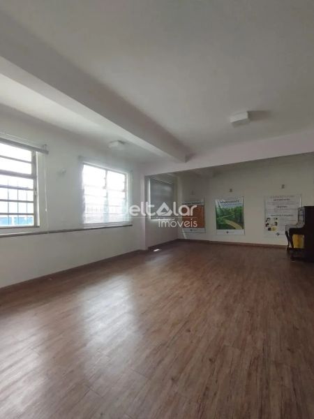 Casa com 4 quartos — Planalto, Belo Horizonte