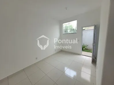 Casa com 2 Quartos para alugar, 49m² no Jardim Ipanema, Uberlândia