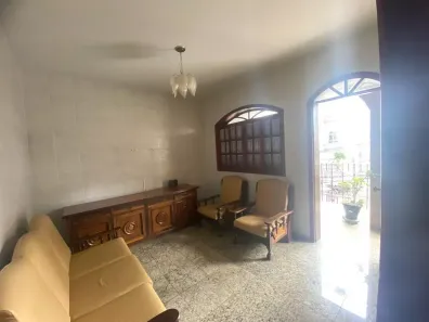 Casa com 4 Quartos para alugar, 280m² no Sagrada Família, Belo Horizonte
