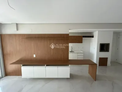 Apartamento com 3 Quartos para alugar, 83m² no Passo da Areia, Porto Alegre