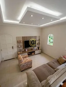 Sobrado com 4 Quartos à venda, 239m² no Jardim Santa Maria, Jacareí