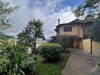 Casa com 4 Quartos à venda, 237m² no Itacorubi, Florianópolis