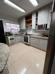 Casa de Condomínio com 3 Quartos à venda, 215m² no Terra Bonita, Londrina