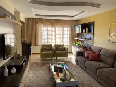 Sobrado com 3 Quartos à venda, 200m² no Jardim América, Caxias do Sul