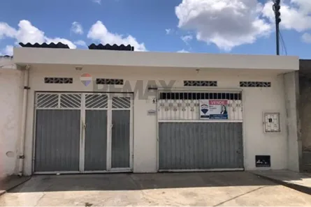 Casa com 2 Quartos à venda, 140m² no Santos Dumont, Maceió