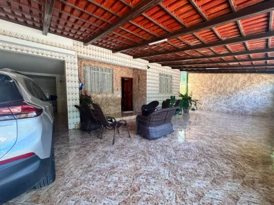 Casa com 3 Quartos à venda, 320m² no Jardim Guanabara, Goiânia