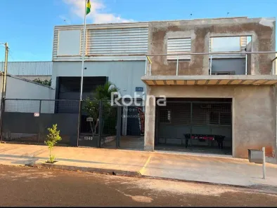 Galpão/Depósito/Armazém para alugar, 650m² no Alto Umuarama, Uberlândia