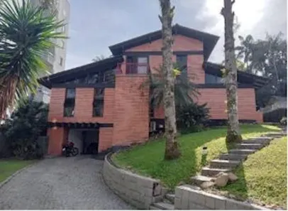 Casa com 4 Quartos à venda, 269m² no Floresta, Joinville
