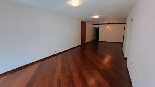 Apartamento com 3 Quartos para venda ou aluguel, 180m² no Valparaíso, Petrópolis