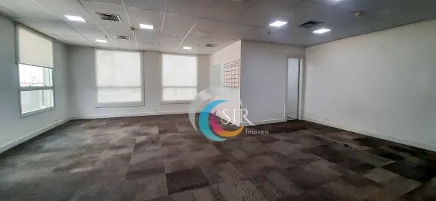 Sala Comercial para alugar, 212m² no Vila Olímpia, São Paulo