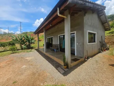 Fazenda/Sítio com 2 Quartos à venda, 100m² no Centro, Igaratá