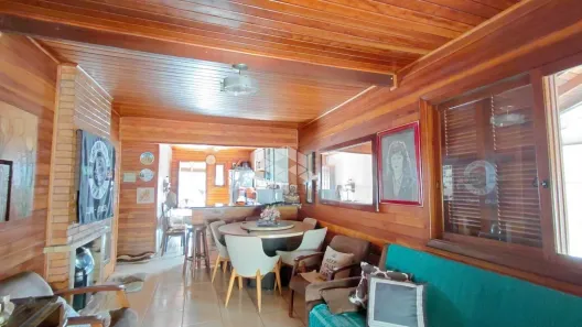 Casa com 2 Quartos à venda, 216m² no Jardim Botânico, Porto Alegre