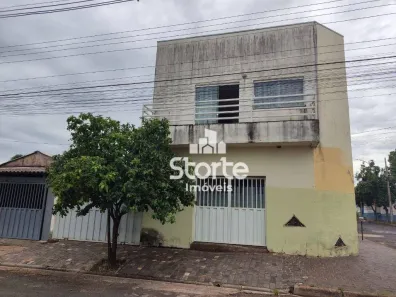 Casa com 2 Quartos à venda, 200m² no Marta Helena, Uberlândia