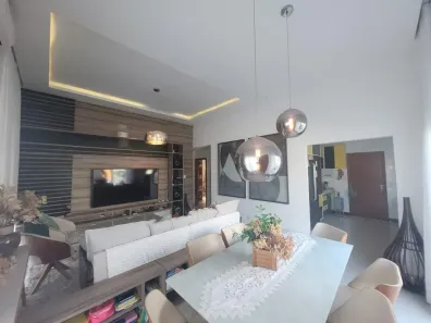 Casa de Condomínio com 3 Quartos para alugar, 260m² no Lagoa, Macaé