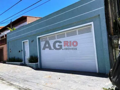 Casa com 2 Quartos à venda, 134m² no Vila Valqueire, Rio de Janeiro