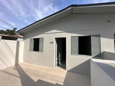Casa com 2 Quartos para alugar, 60m² no Vila Nova, Novo Hamburgo