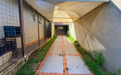 Sobrado com 4 Quartos para alugar, 10m² no Carandá Bosque, Campo Grande