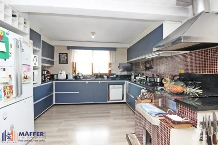 Casa com 2 Quartos à venda, 220m² no Teresópolis, Porto Alegre