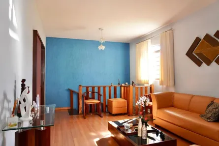 Casa com 5 Quartos à venda, 313m² no Cachoeirinha, Belo Horizonte