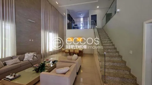 Casa de Condomínio com 3 Quartos para alugar, 294m² no Nova Uberlândia, Uberlândia