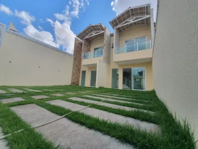Casa com 2 Quartos à venda, 100m² no Planalto Ayrton Senna, Fortaleza