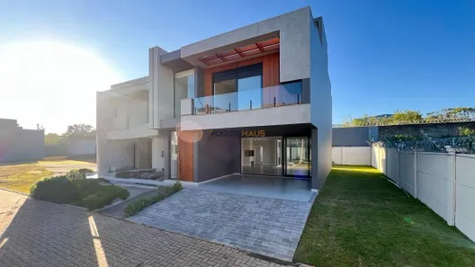 Casa de Condomínio com 3 Quartos à venda, 185m² no Central Park, Cachoeirinha