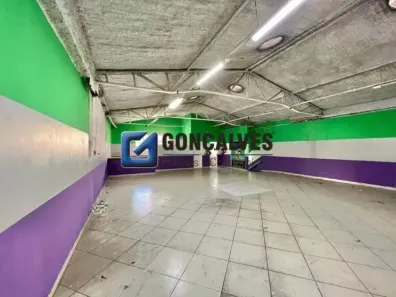 Prédio Comercial para alugar, 672m² no Vila Bastos, Santo André