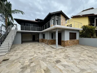 Casa com 4 Quartos para alugar, 160m² no Centro, Viamão