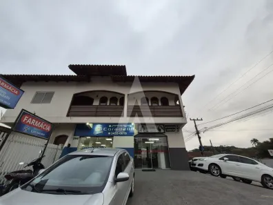 Casa com 2 Quartos para alugar, 88m² no Anita Garibaldi, Joinville