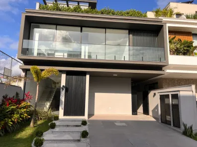 Casa de Condomínio com 4 Quartos para alugar, 330m² no Recreio dos Bandeirantes, Rio de Janeiro