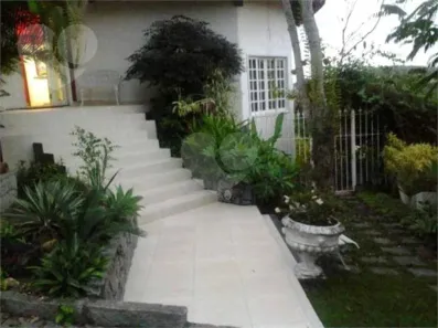 Casa de Condomínio com 4 Quartos à venda, 365m² no Badu, Niterói