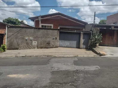 Casa com 4 Quartos à venda, 206m² no Parque São Quirino, Campinas