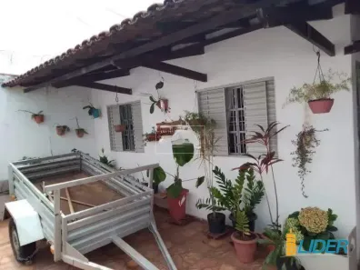Casa com 5 Quartos à venda, 250m² no Granada, Uberlândia