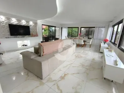 Casa de Condomínio com 3 Quartos à venda, 330m² no Charitas, Niterói
