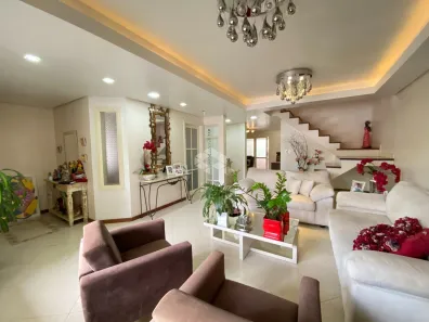 Casa com 3 Quartos à venda, 320m² no Ipanema, Porto Alegre