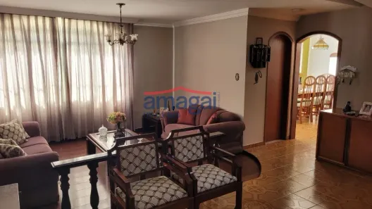 Sobrado com 4 Quartos à venda, 259m² no Jardim São José, Jacareí
