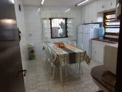 Sobrado com 4 Quartos à venda, 225m² no Vila Nova Bonsucesso, Guarulhos