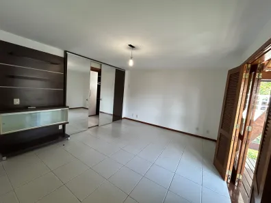 Casa de Condomínio com 5 Quartos para alugar, 394m² no Itacoatiara, Niterói