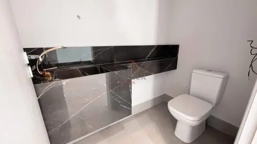 Casa de Condomínio com 3 Quartos à venda, 180m² no Conjunto Habitacional Alexandre Urbanas, Londrina