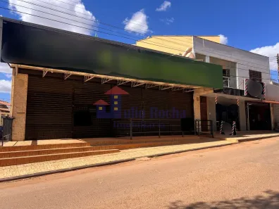 Prédio Comercial com 2 Quartos à venda, 300m² no Vila São José, Brasília