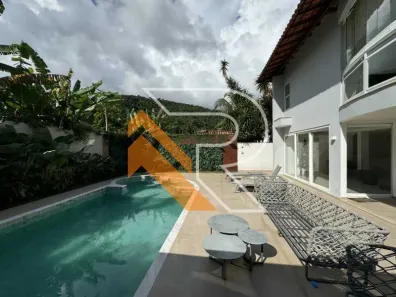 Casa de Condomínio com 3 Quartos à venda, 230m² no Camboinhas, Niterói