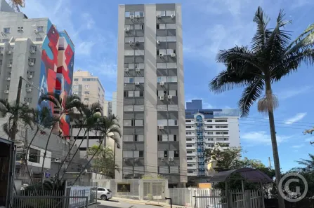 Apartamento com 2 Quartos para alugar, 55m² no Centro, Florianópolis