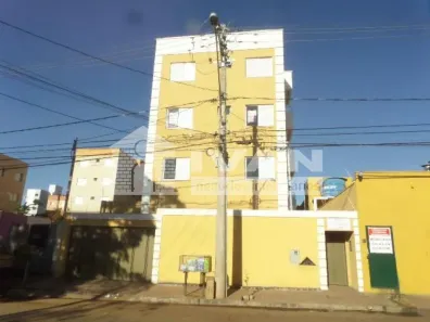 Apartamento com 2 Quartos para alugar, 90m² no Santa Mônica, Uberlândia