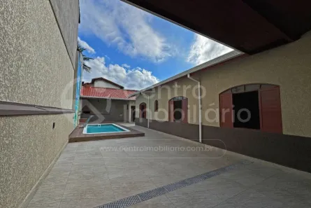 Casa com 3 Quartos à venda, 170m² no Belmira Novaes, Peruíbe