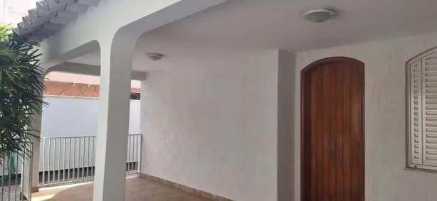Casa com 3 Quartos para alugar, 140m² no Saraiva, Uberlândia