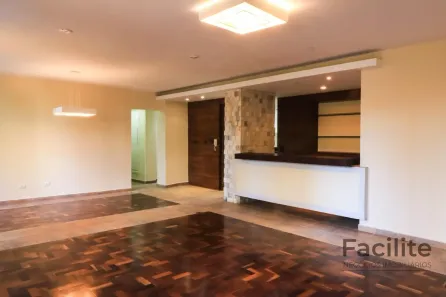 Apartamento com 3 Quartos para alugar, 190m² no Centro, Curitiba