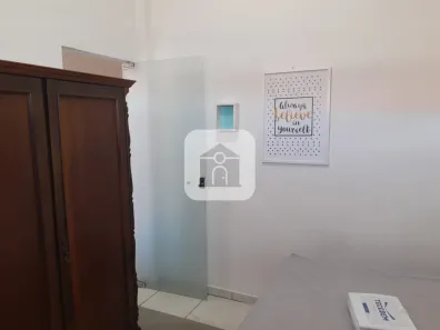 Casa com 2 Quartos para alugar, 40m² no Nossa Senhora Aparecida, Uberlândia